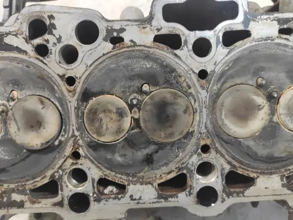 Cabeça motor Volkswagen OEM 038103373E usada image 9
