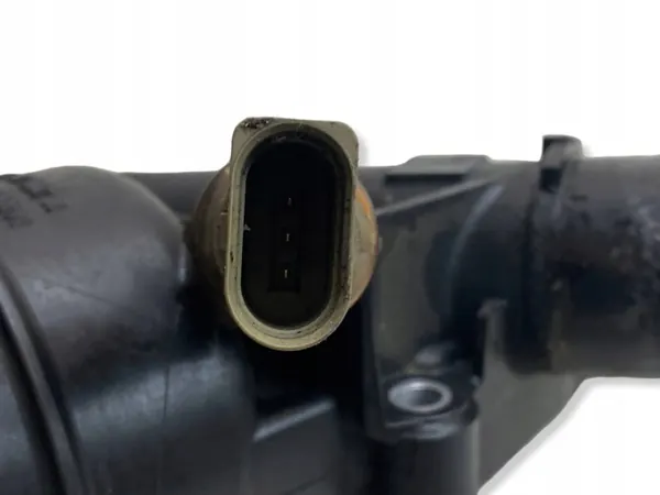 Audi Oljefilterbas OEM 059115389 - Begagnad image 5