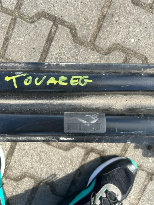 VW Touareg Etupalkki 2011 OEM image 3