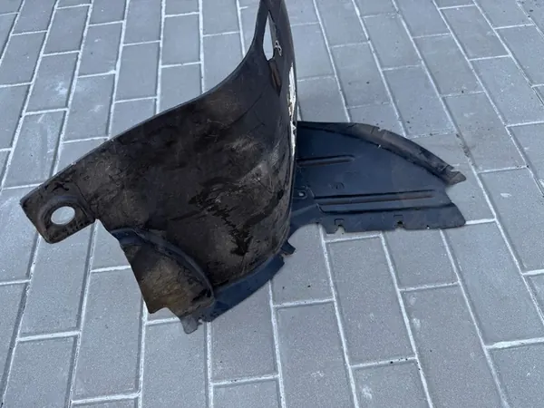 Front Left Wheel Arch Audi A3 8P 8P0821192B image 2