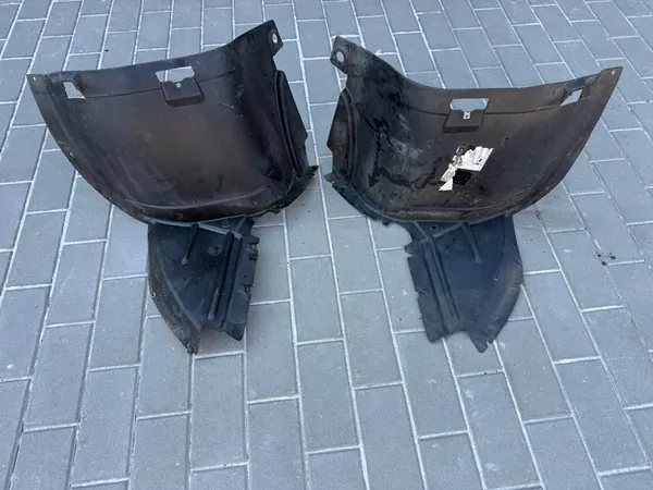 Front Left Wheel Arch Audi A3 8P 8P0821192B image 6