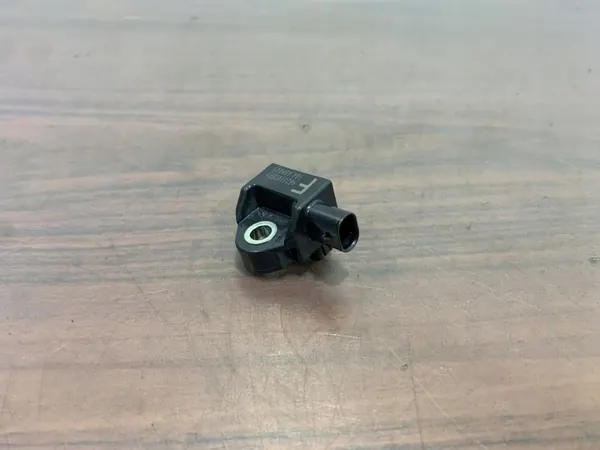 Subaru Outback Airbag-Sensor OEM 98231VC001 image 2