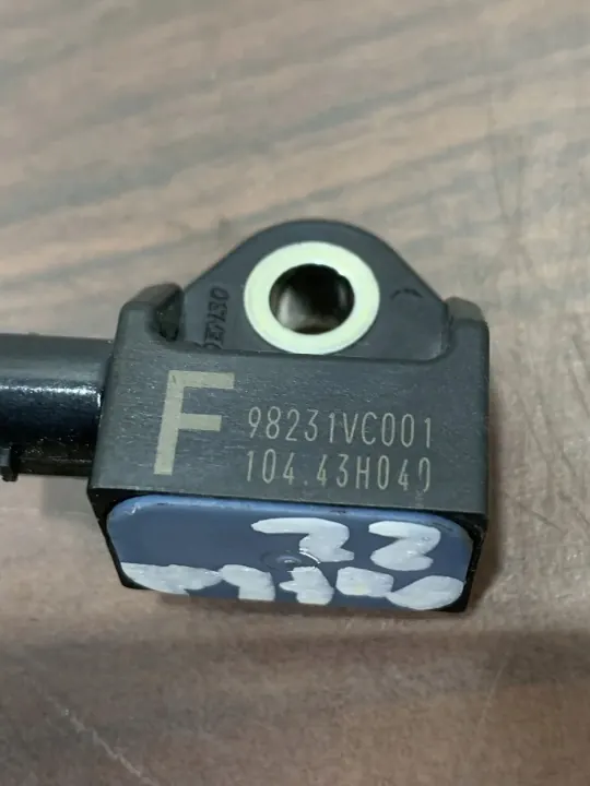 Subaru Outback Airbag-Sensor OEM 98231VC001 image 5