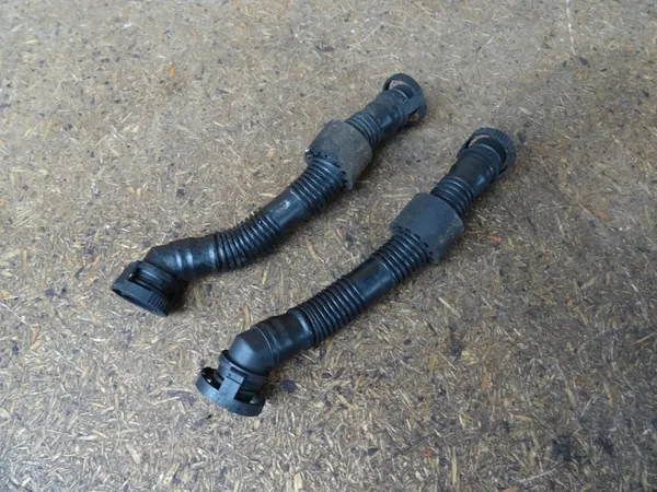 Luftrohr Audi TT 8N 06A133817Q image 4