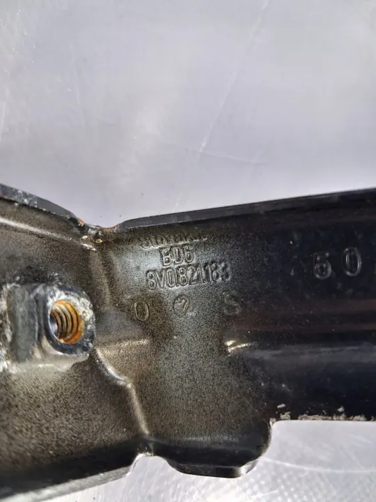 Audi A3 S3 stänkskärmsfäste höger fram OEM 8V0821167A image 5