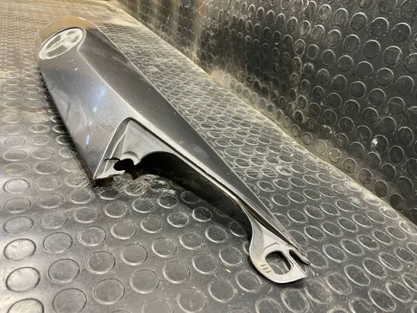 OEM 76801-42220 Tavaratilan Luukun Lista Toyota RAV4 2012-2015 image 4