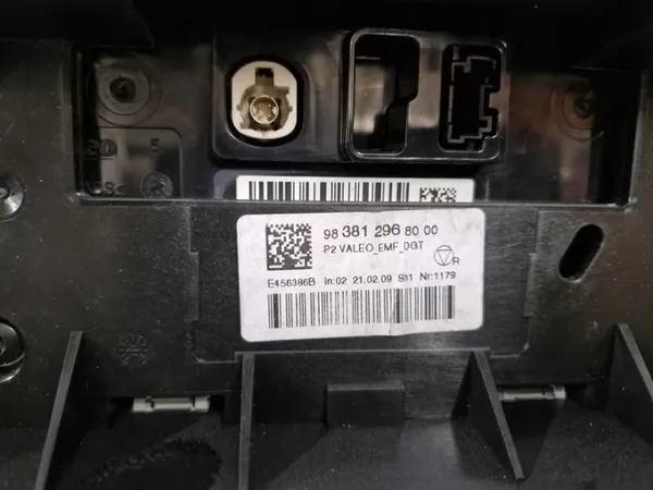 Peugeot 2008 II näyttöruutu OEM 9838129680 image 6