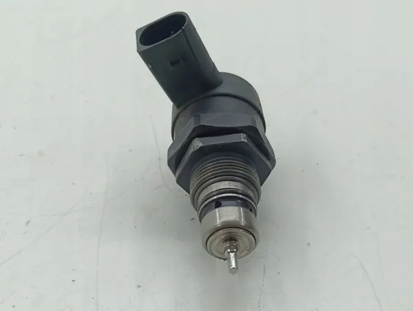 Régulateur pression carburant BMW OEM 0281002481 image 4