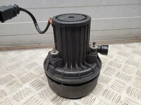 Pompe à air secondaire Audi A8 D4 OEM 06E906601 image 3