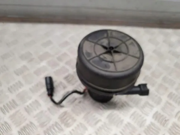 Pompe à air secondaire Audi A8 D4 OEM 06E906601 image 6