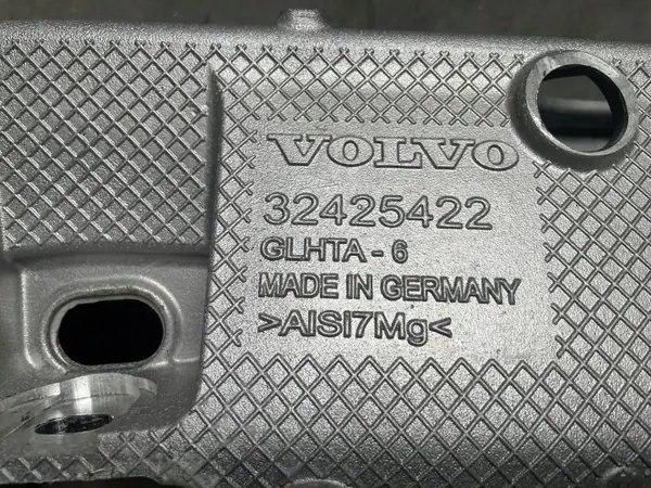 Volvo EX40 takajarrupalat OEM 32425422 image 6