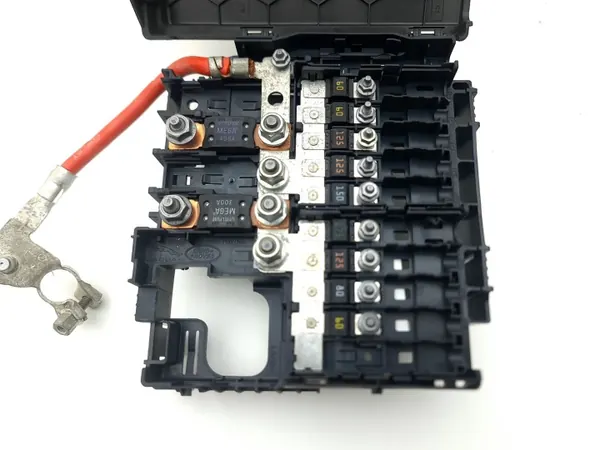 Relais batterie Land Rover Evoque II OEM K8D214N073AB image 9