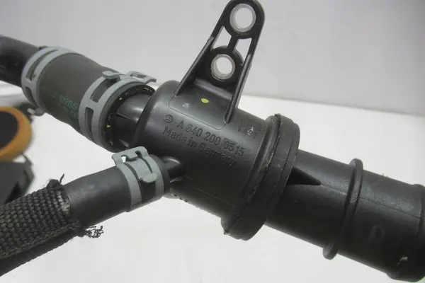 MERCEDES W169 2.0 CDI Waterleiding A6402001452 image 3