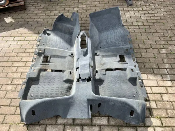 Alfombra interior Audi OE usado OEM 80B863021N Q5 image 2