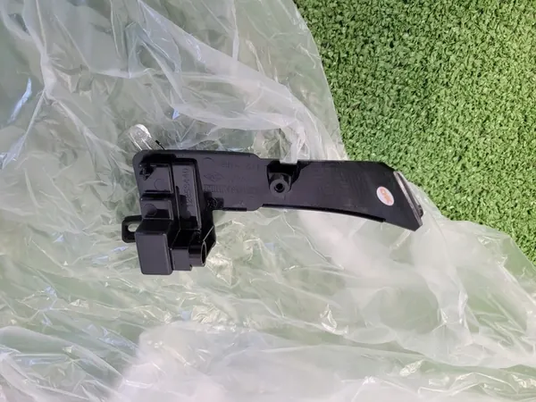 Blinkerspegel Nissan Leaf Micra Clio V Captur II 261657934R OEM image 2