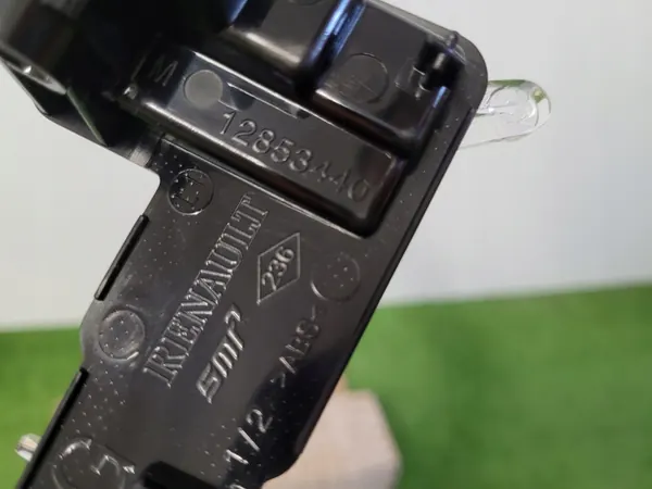 Blinkerspegel Nissan Leaf Micra Clio V Captur II 261657934R OEM image 4