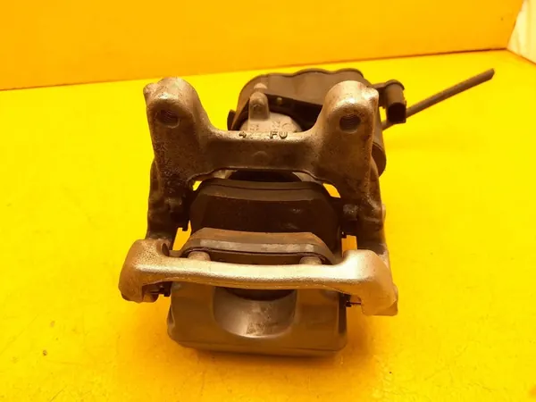 Mercedes-Benz GLB x247 A35 AMG Jarrusatula Takana Vasemmalla image 3