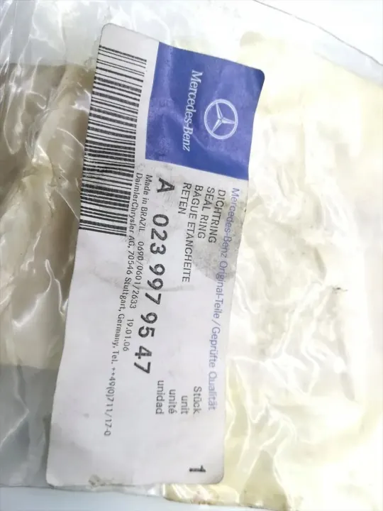Junta de aceite Mercedes-Benz OEM A0239979547 - Usado image 5