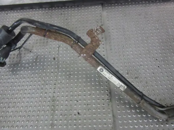 Kraftstoff-Einfüllschlauch Jeep OEM 52059821Al image 3