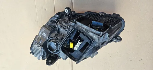 Mercedes W205 C205 Multibeam LED Rechts A2059061606 image 10