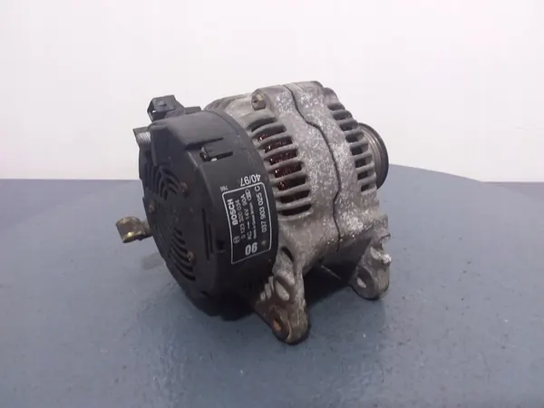 VW GOLF IV 1.6B 8V Vaihtovirtageneraattori 90A 037903025C image 4