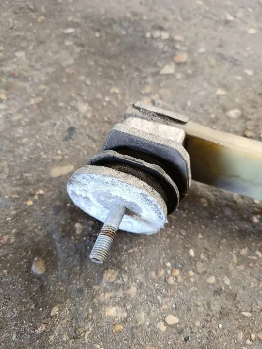 Volvo XC90 II Taka lehtijousi OEM 32283084 image 3