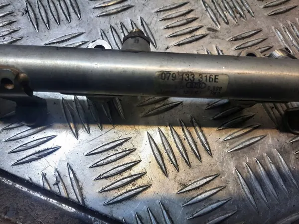 Audi S5 Fuel Distributor Front 079133316E image 2