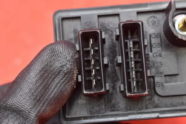 Kaasulähettimen rele 55233720 Alfa Romeo 159 1.9 JTD image 8