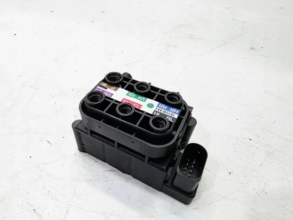 Divisor Suspensión Audi A7 4G OEM 4H0616013A image 3