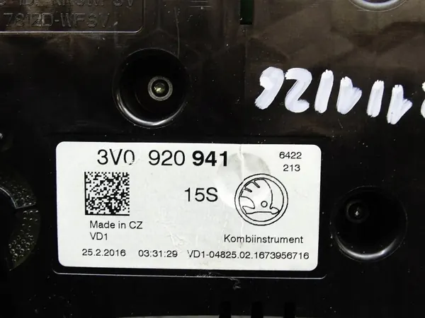 Skoda Tachometer OEM 3V0920941 für Superb 2.0 TDI image 8
