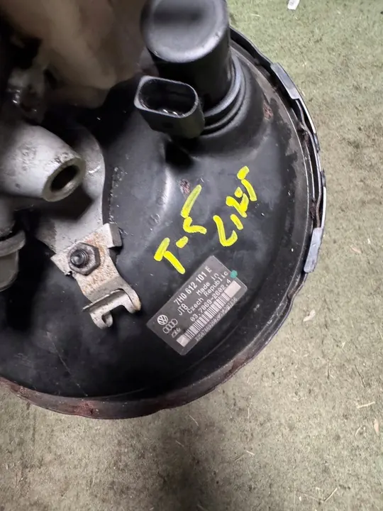 VW T5 Rembekrachtiger met Sensoren 7H0612101E image 2