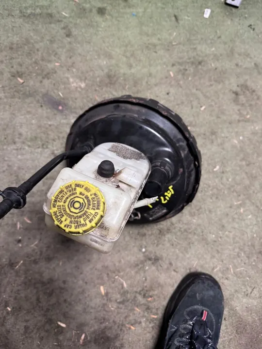 VW T5 Rembekrachtiger met Sensoren 7H0612101E image 3