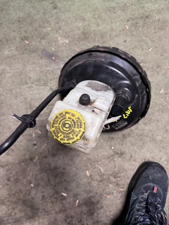 VW T5 Rembekrachtiger met Sensoren 7H0612101E image 4