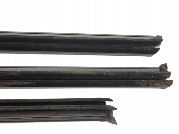 Joint de vitre avant OEM AMD177808 pour Seat Ateca image 5