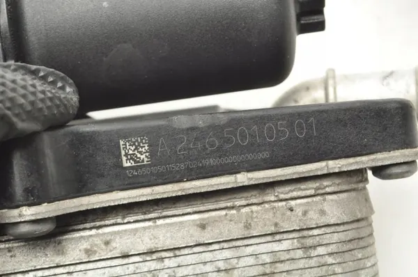Refroidisseur d'huile Mercedes OEM A2465010501 pour CLA W117 2.2 CDI image 6