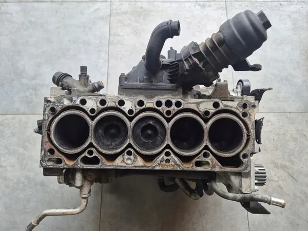 Bloco Motor Completo OEM BLOK SILNIKA VOLVO XC60 2.4 D5 image 2