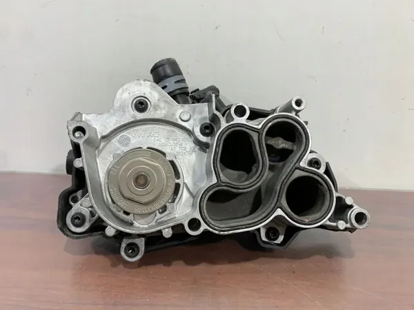 Vesipumppu OEM 04E121042AD Cupra Formentorille image 3