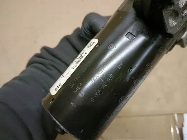 Motor de arranque BMW F12 640D 2012 OE 8515900 image 2