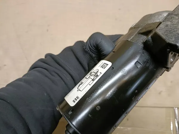 Motor de arranque BMW F12 640D 2012 OE 8515900 image 3