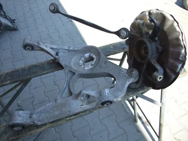 OEM 1663570205 Rechte Hinterachsschwenklager Mercedes ML GL W166 image 3
