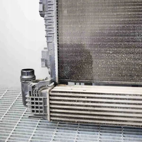 Peças de refrigeração Dacia Duster 1.5L 5YY0086 8200880552B image 2