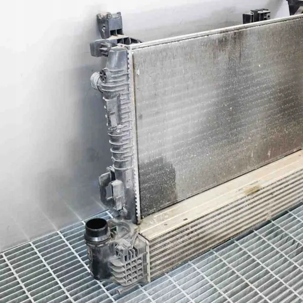 Peças de refrigeração Dacia Duster 1.5L 5YY0086 8200880552B image 4