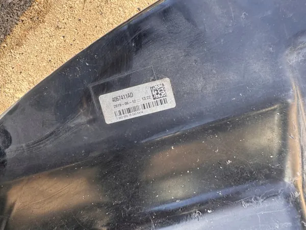 Tanque AdBlue Audi OEM 8W0131878BH - Usado image 5