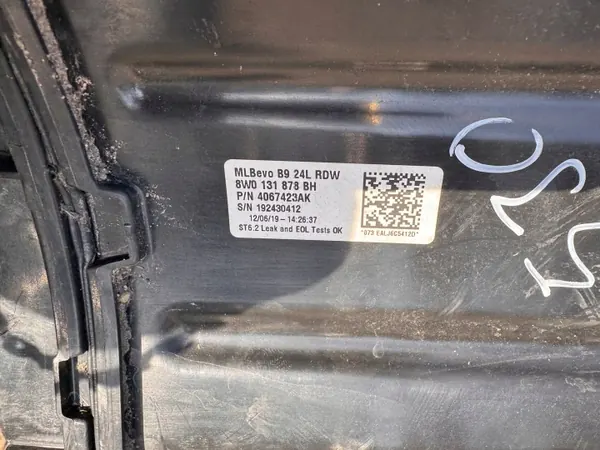 Tanque AdBlue Audi OEM 8W0131878BH - Usado image 6