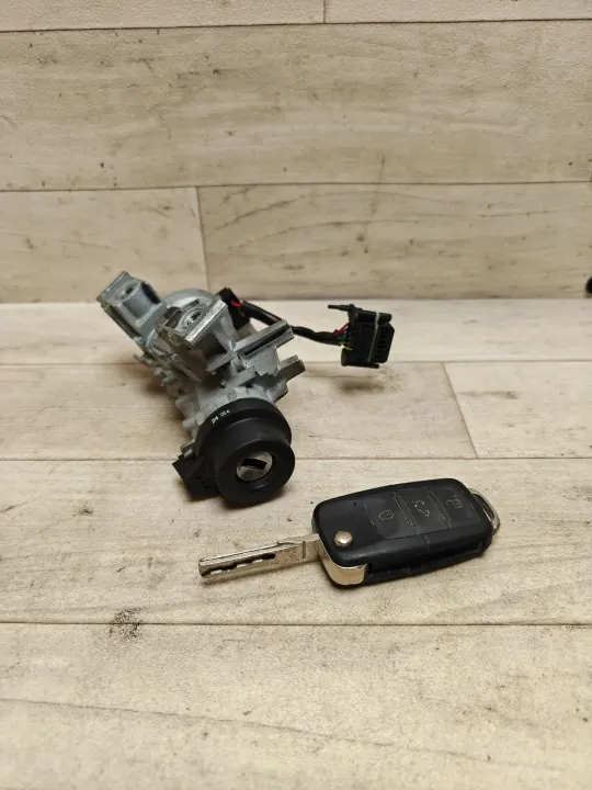 Interruptor de encendido VW UP OEM 1K0905851B Usado image 4