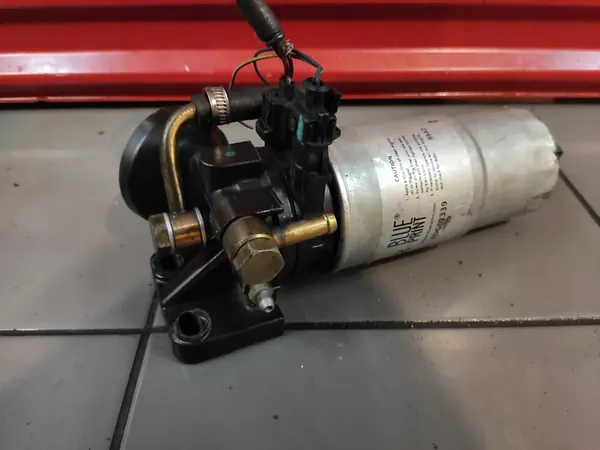 BASE DE FILTRE À CARBURANT JEEP CHEROKEE KJ 2.8CRD image 3