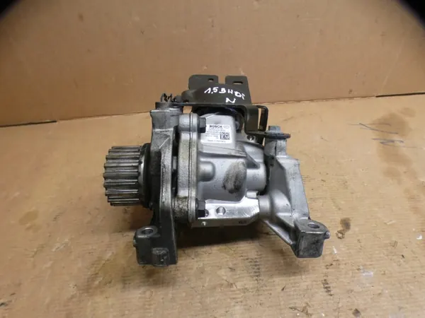 Bomba de inyección OEM 167003606R para Renault Dacia image 2