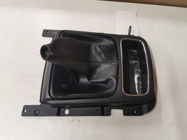 Support gauche KIA Sorento OEM 846223D710 image 3