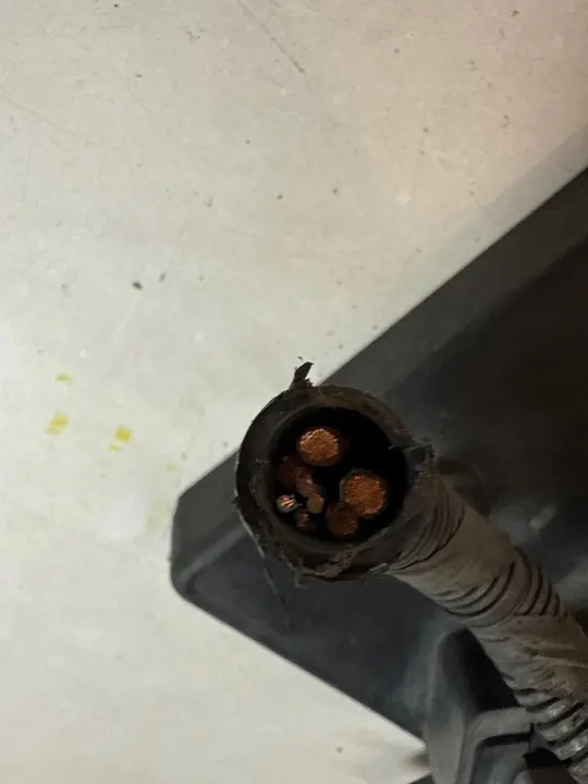 Tuulettimen kotelo Ford Fiesta MK7 B-Max 1.6 TDCi OEM image 10