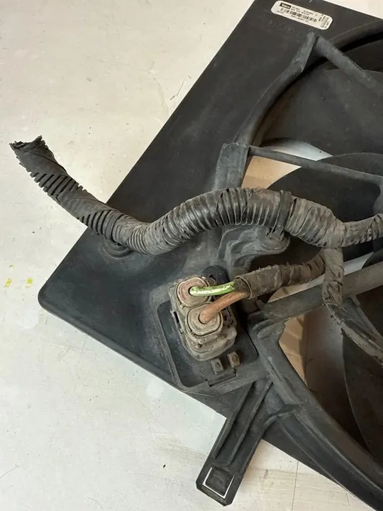 Tuulettimen kotelo Ford Fiesta MK7 B-Max 1.6 TDCi OEM image 9